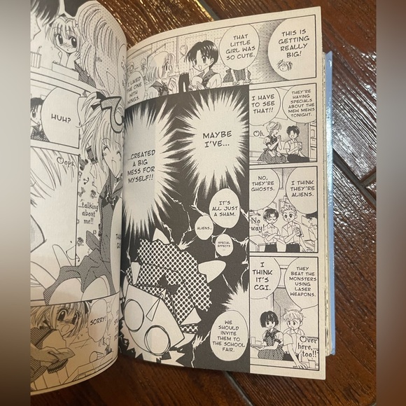 MewMew Hardcover Volume 2 Book - Picture 6 of 8